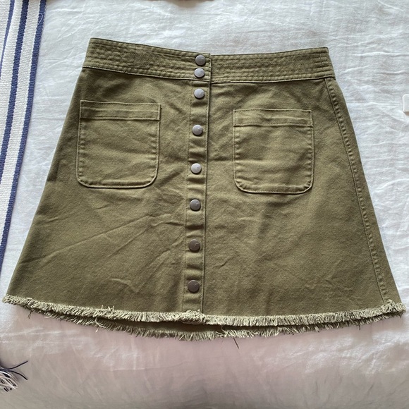 Madewell Dresses & Skirts - Madewell Olive Green Button-Front Skirt Size 6
